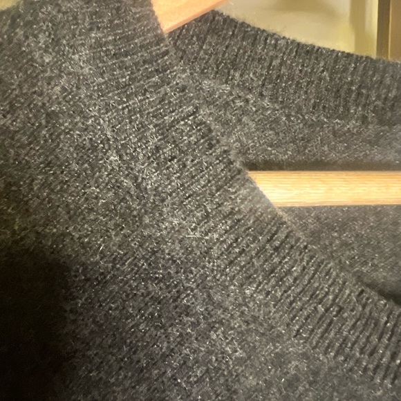 100% CASHMERE!! Charcoal grey women’s sweater - Picture 3 of 8